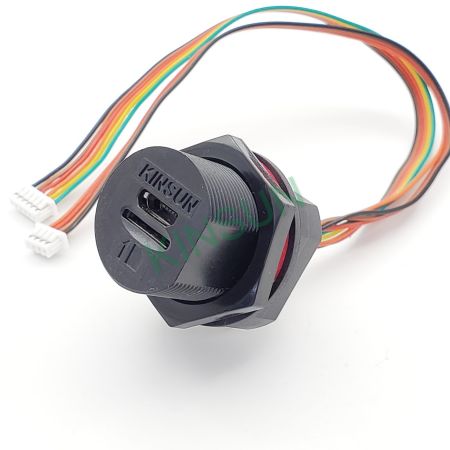 防水ナノSIMとマイクロUSBコネクタ